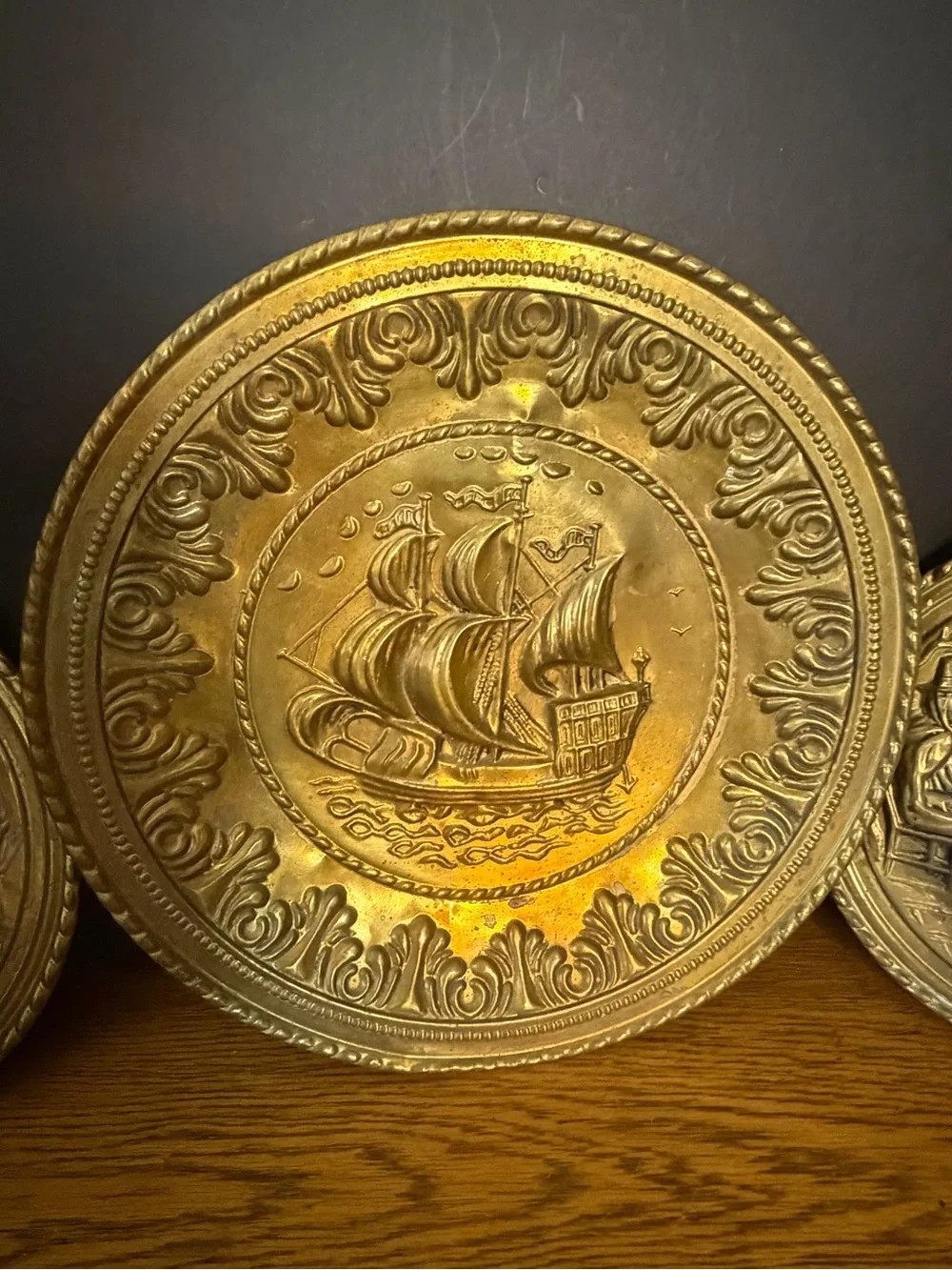 Vintage Brass Wall Hanging Plates Set of 3 - Nautical Ship, Tavern & Spinning Wh